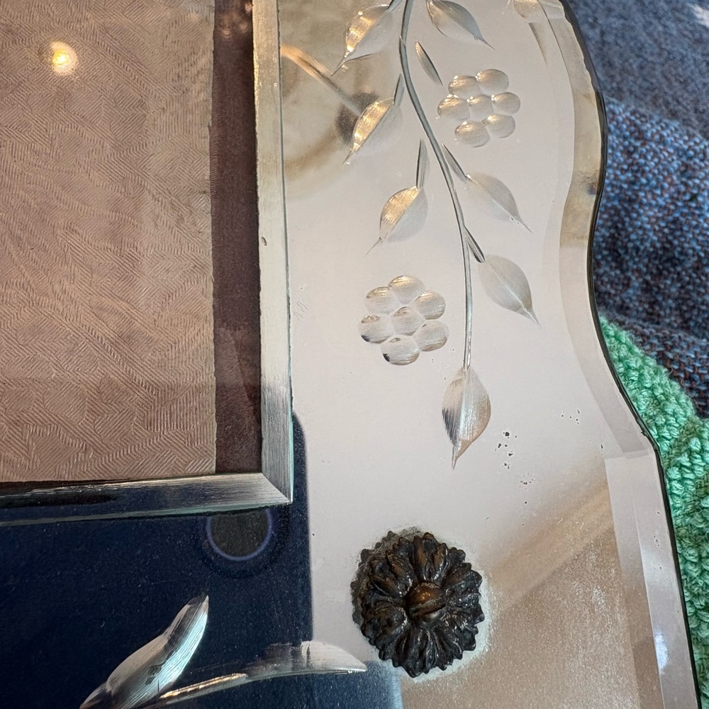 Antique or vintage from the late 1920s Etched Elegant Mirror Picture Frame - Picture 7 of 16